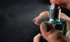 Czym się różni tester perfum od oryginału? Odkryj kluczowe różnice