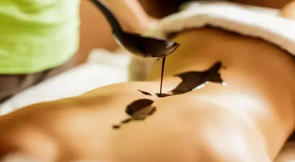 Czekolada do masażu spa – korzyści, sposób aplikacji i przygotowanie