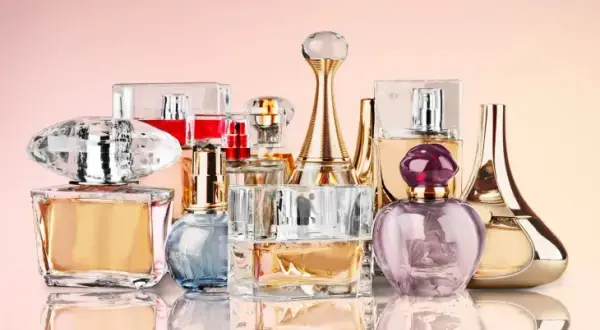 Perfum EDP co to znaczy? Poznaj tajemnice wody perfumowanej