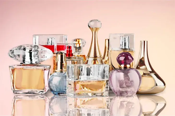 Perfum EDP co to znaczy? Poznaj tajemnice wody perfumowanej
