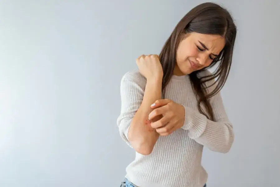 Zdjęcie Czy naturalna henna uczula? Rzadkie reakcje alergiczne i ryzyka