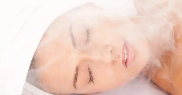 Para na twarz w spa, relaks i odprężenie.